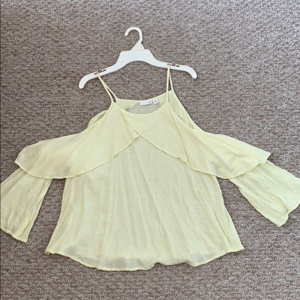 BP Yellow Blouse with no shoulder sleeves
